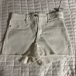 NWT Woman’s size small Abercrombie and Fitch white Simone high rise shorts